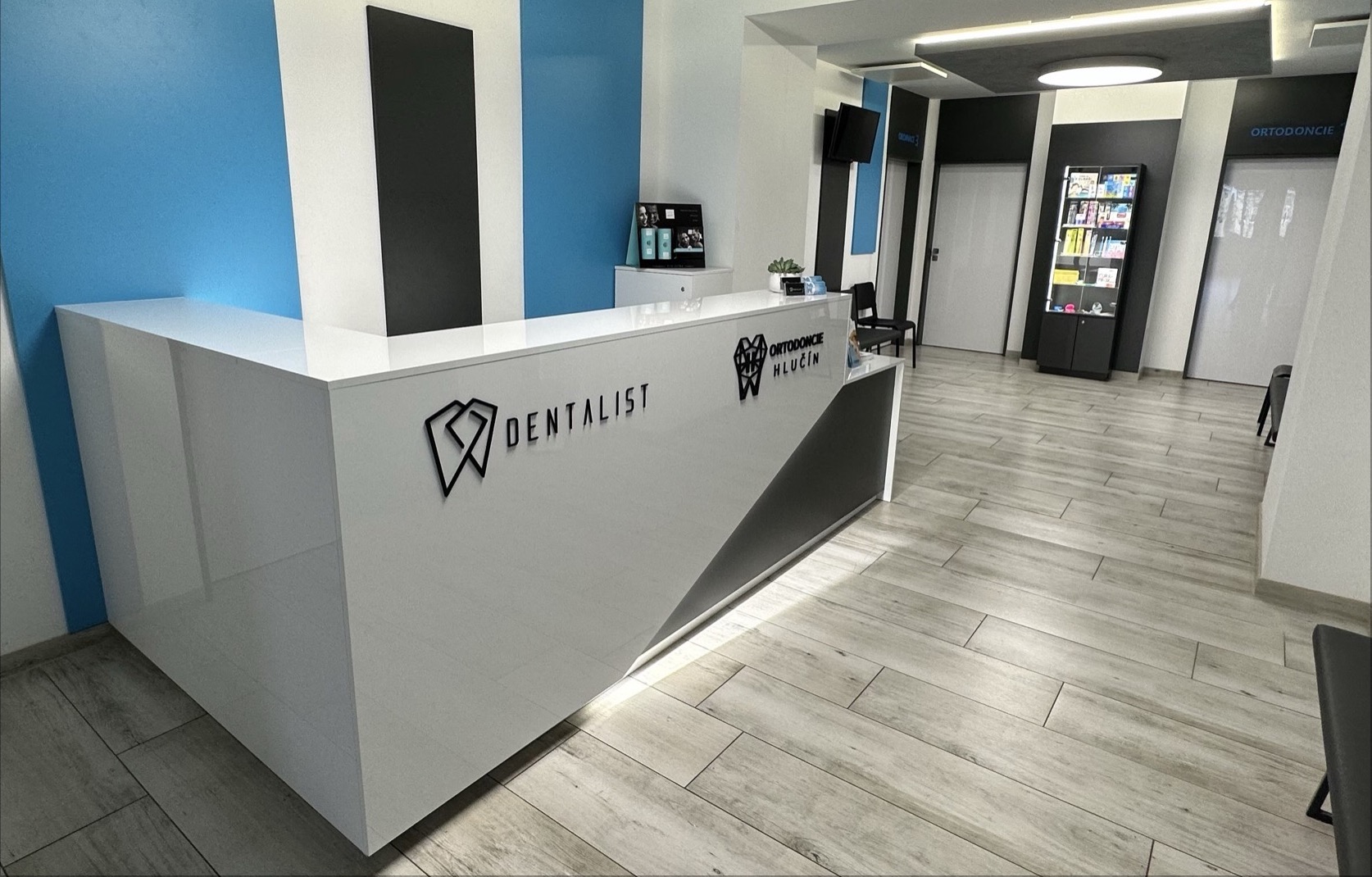 Moderní recepce zubní ordinace DENTALIST Hlučín - příjemné prostředí pro pacienty