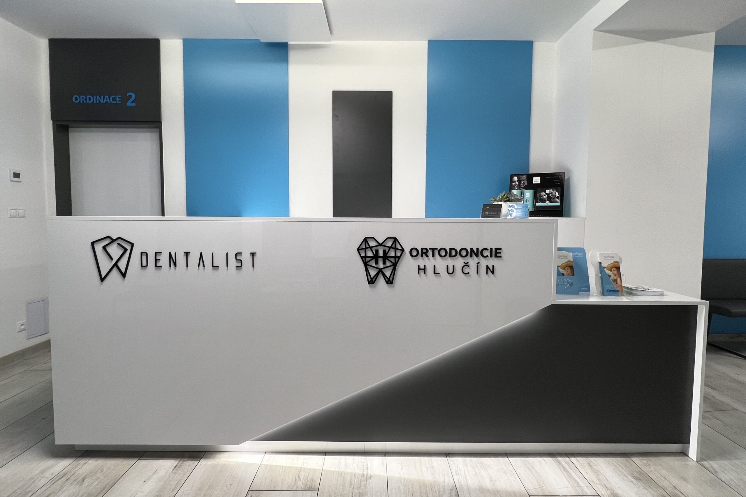 Recepce stomatologické ordinace DENTALIST Hlučín - čekárna pro pacienty