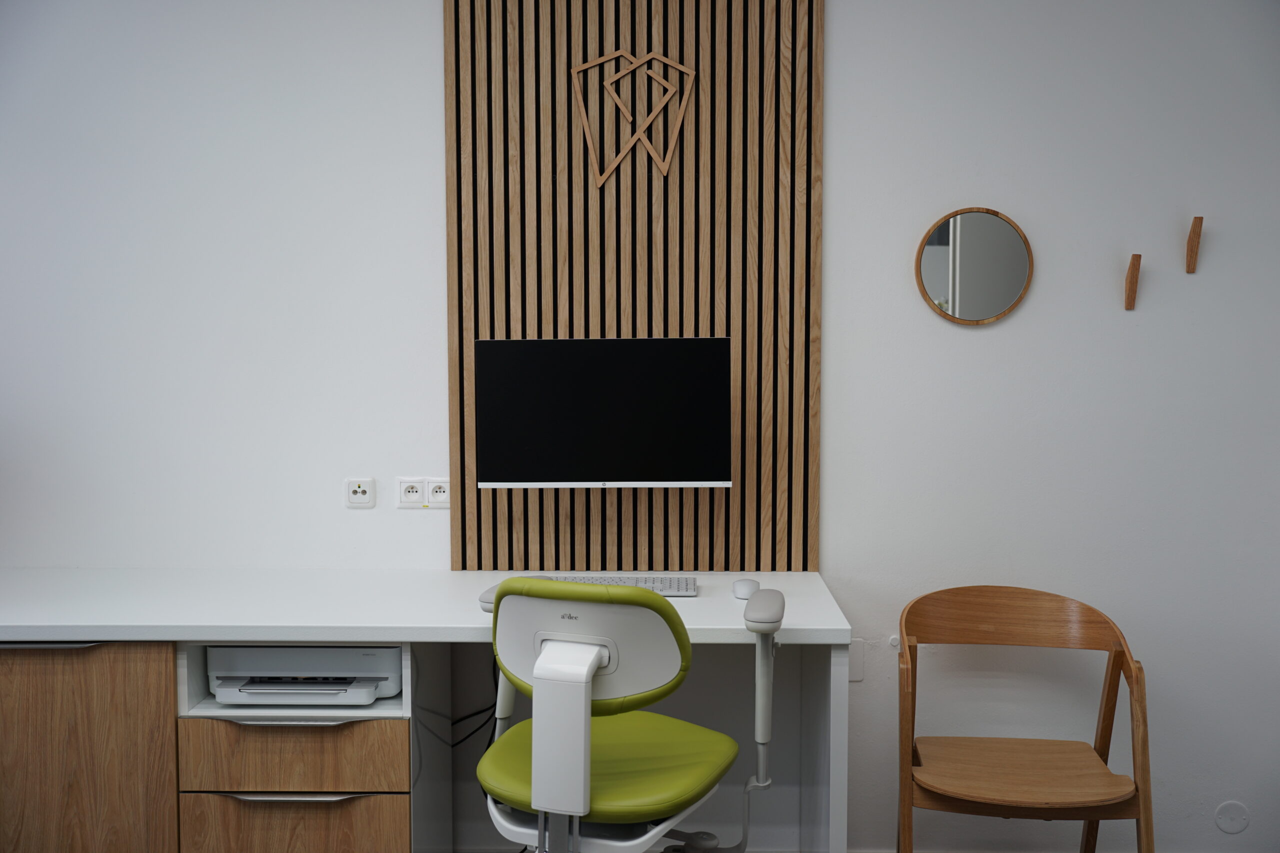 Interiér moderní zubní ordinace DENTALIST - sterilní prostředí s nejnovější technologií